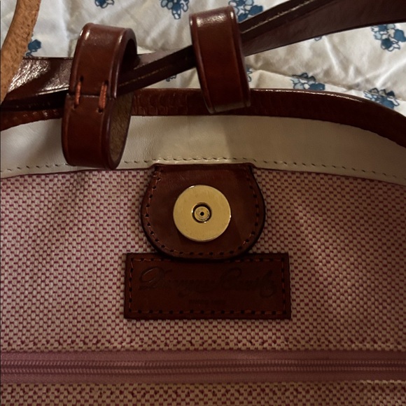 Dooney & Bourke Vintage Cream and Brown Leather Handbag. - Picture 5 of 8